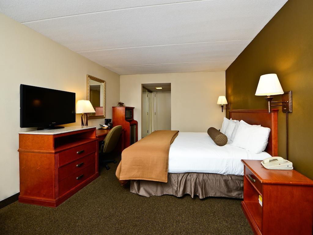 Ramada By Wyndham Plymouth Hotel & Conference Center Kültér fotó