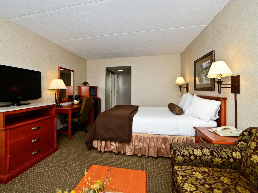 Ramada By Wyndham Plymouth Hotel & Conference Center Kültér fotó