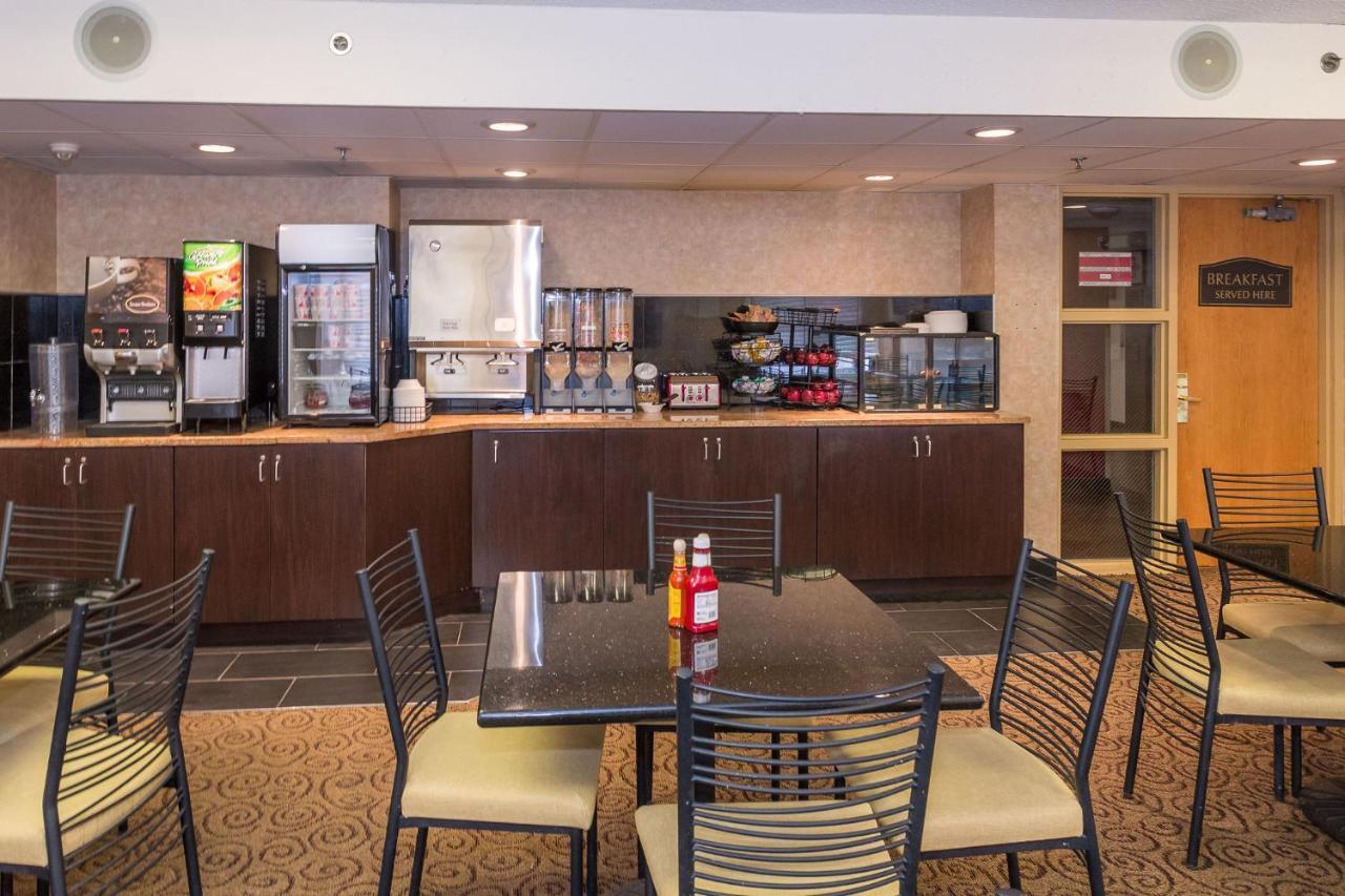 Ramada By Wyndham Plymouth Hotel & Conference Center Kültér fotó