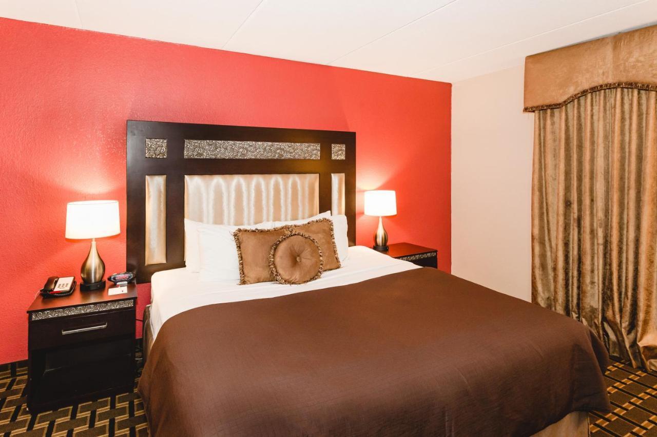 Ramada By Wyndham Plymouth Hotel & Conference Center Kültér fotó
